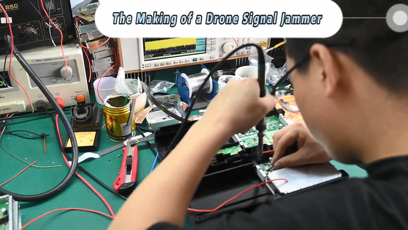 La fabricación de un bloqueador de señales de drones